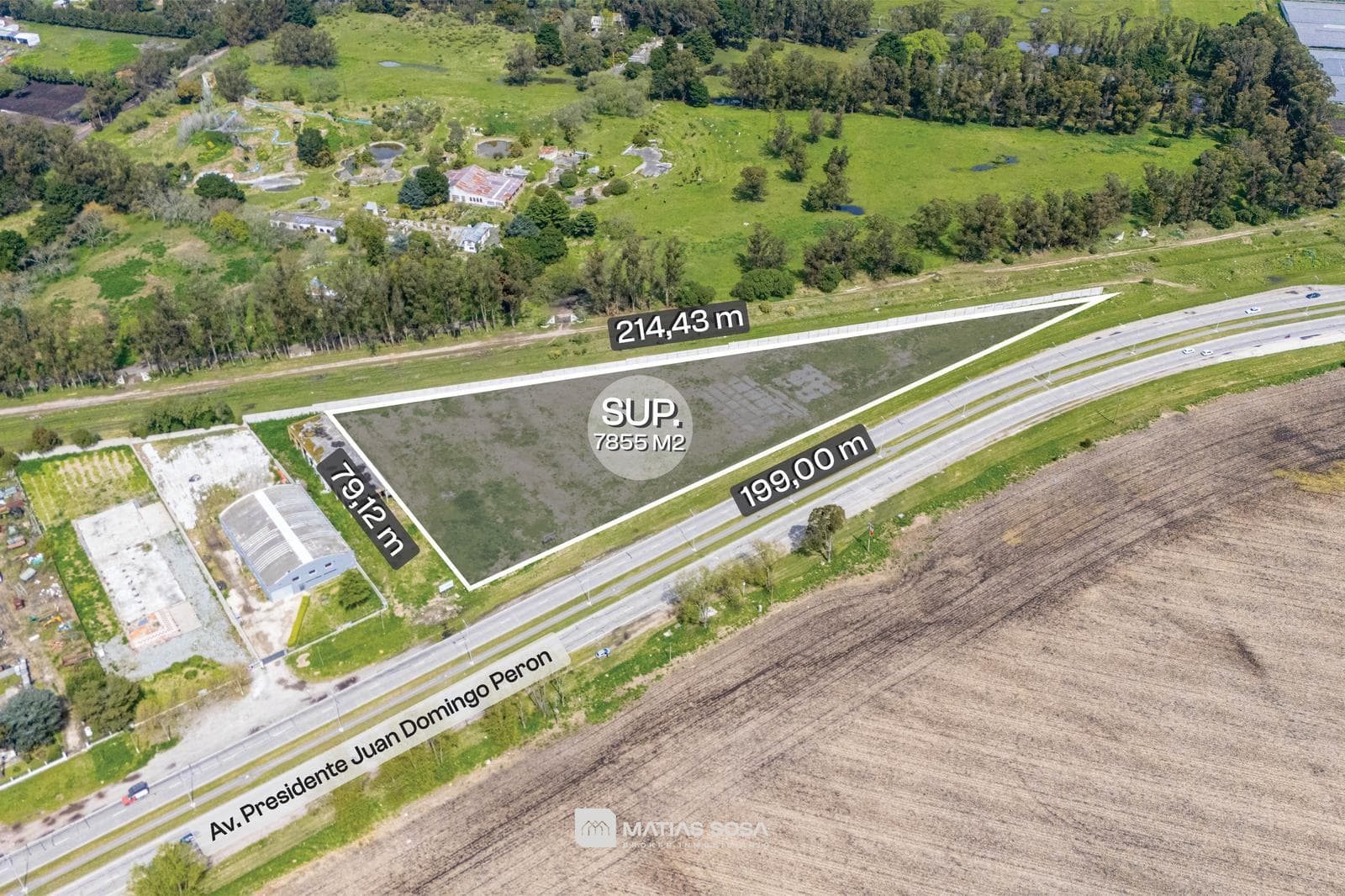 Large 7,685-square-meter Lot - Strategic Location - 164-meter Frontage on Route 88