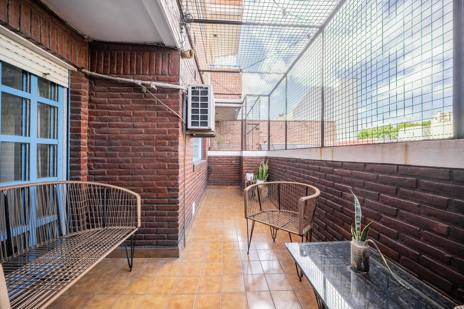 Apartment for Sale in Villa del Parque: 2-room, 1-bedroom, with balcony and terrace