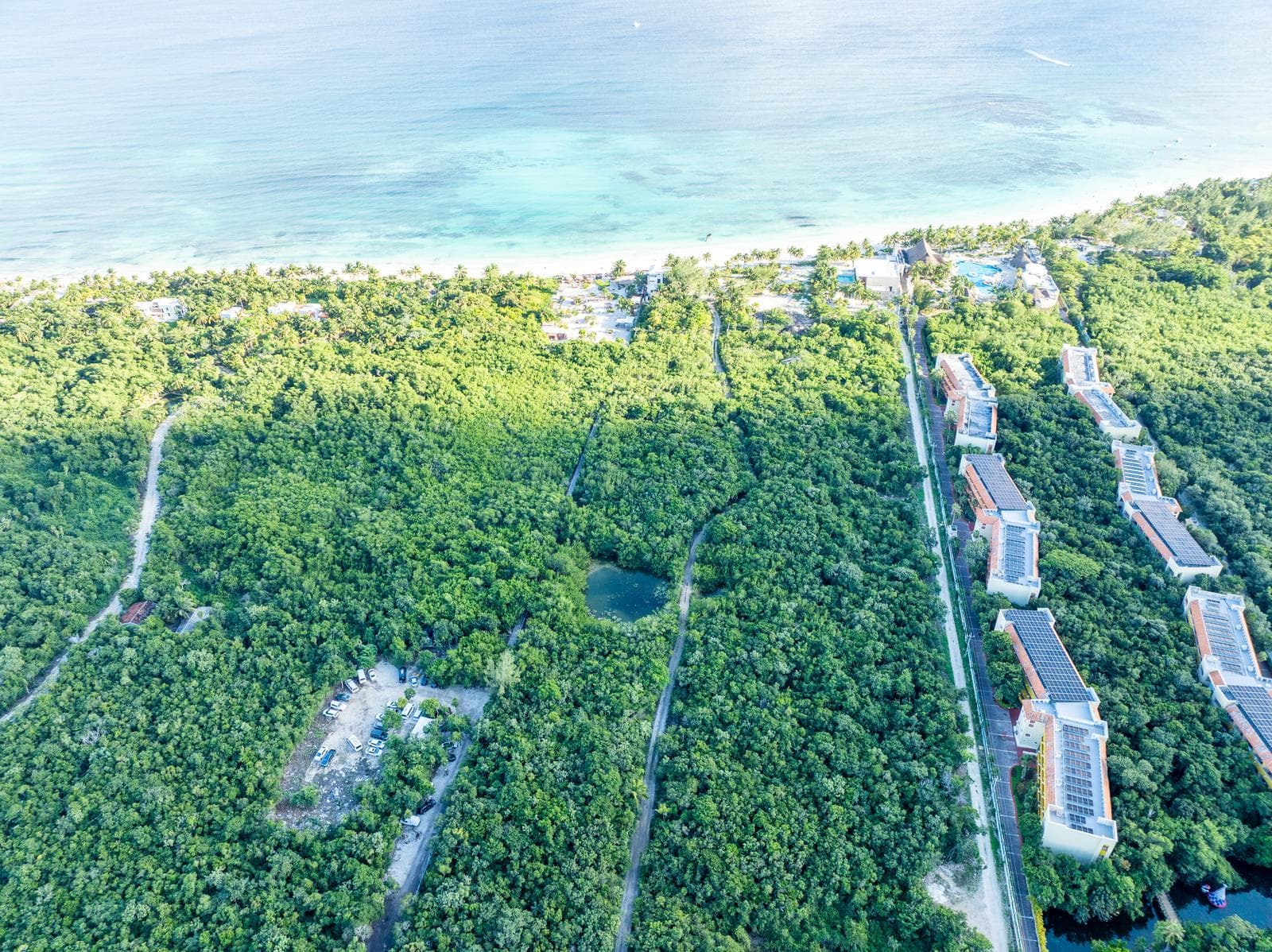Arrecife: 600-square-meter lot for sale in a residential community with amenities, near the beaches of Xpuha