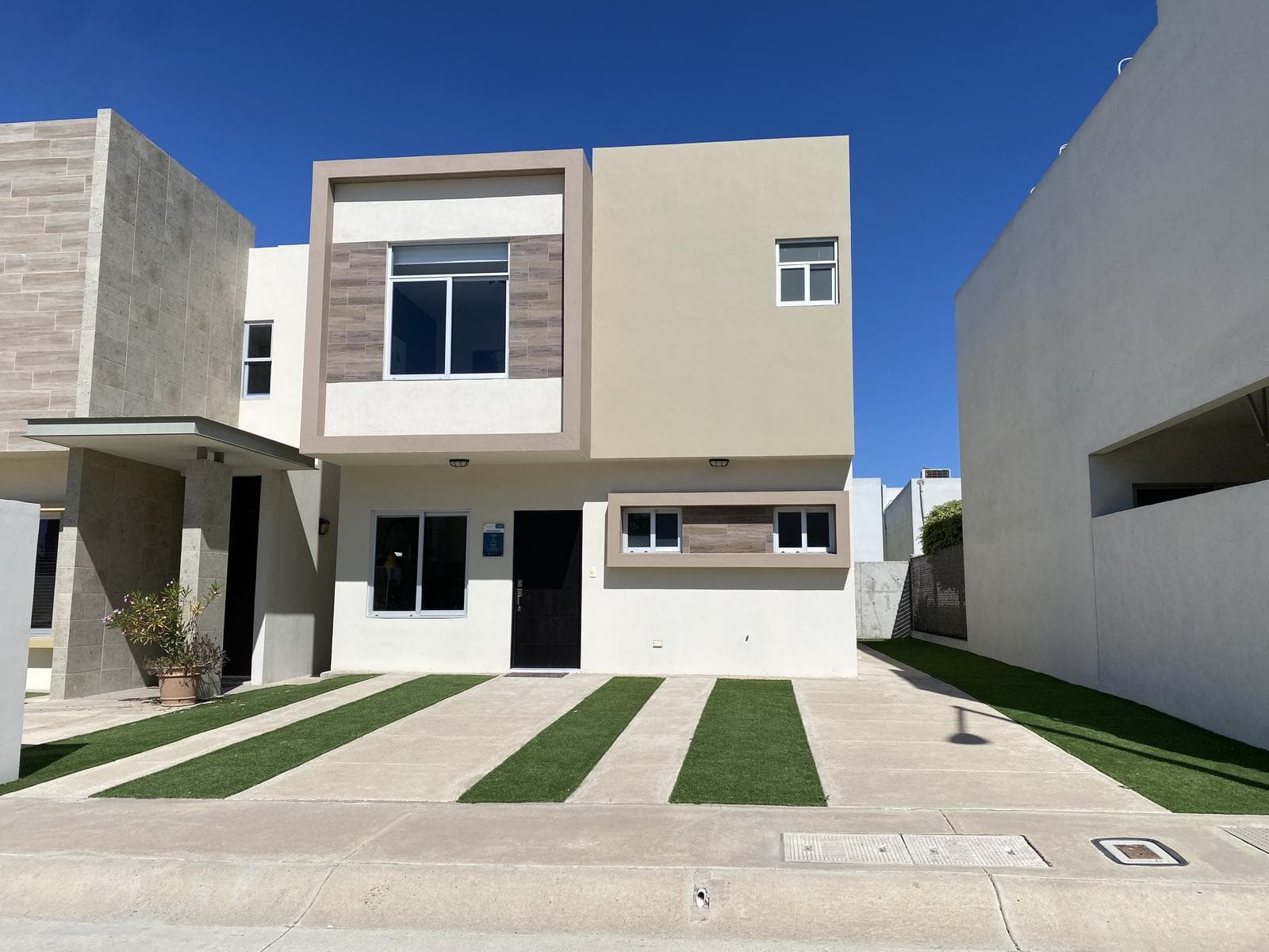 HOMES FOR SALE IN VALPARISO, TIJUANA