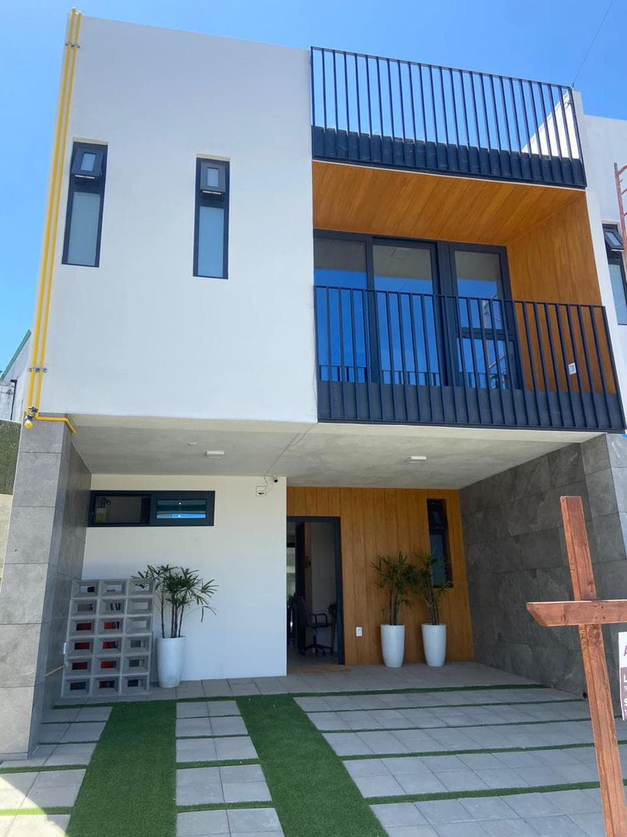 House for Sale in El Soler, Tijuana, with a View of San Diego