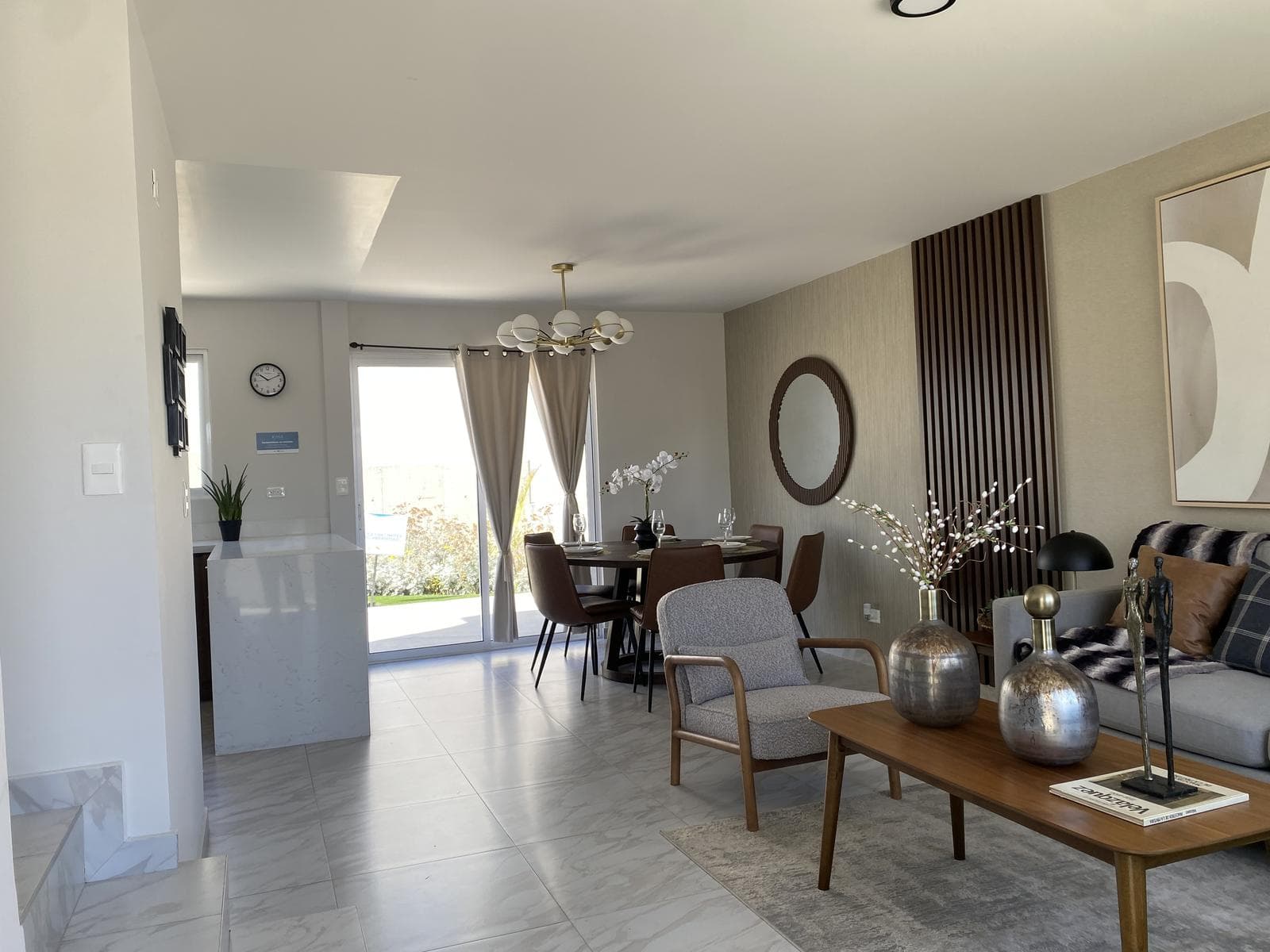 HOUSE FOR SALE IN TOSAS, ZAIRA MODEL, AT THE ENTRANCE TO SANTA FE, BEHIND PLAZA PAJARITA, 25 MINUTES FROM THE SAN YSIDRO LINE
