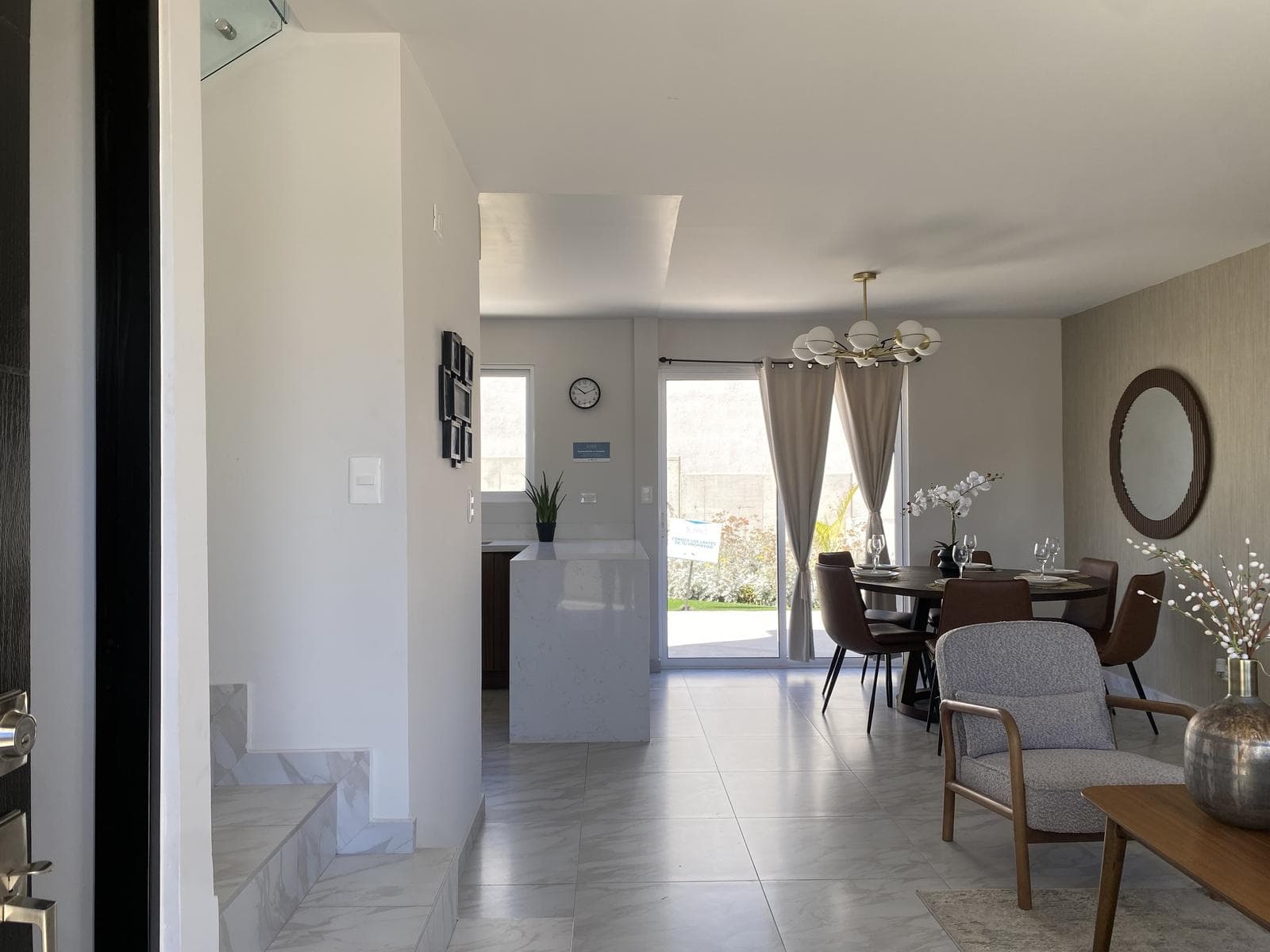 HOUSE FOR SALE IN TOSAS, ZAIRA MODEL, AT THE ENTRANCE TO SANTA FE, BEHIND PLAZA PAJARITA, 25 MINUTES FROM THE SAN YSIDRO LINE