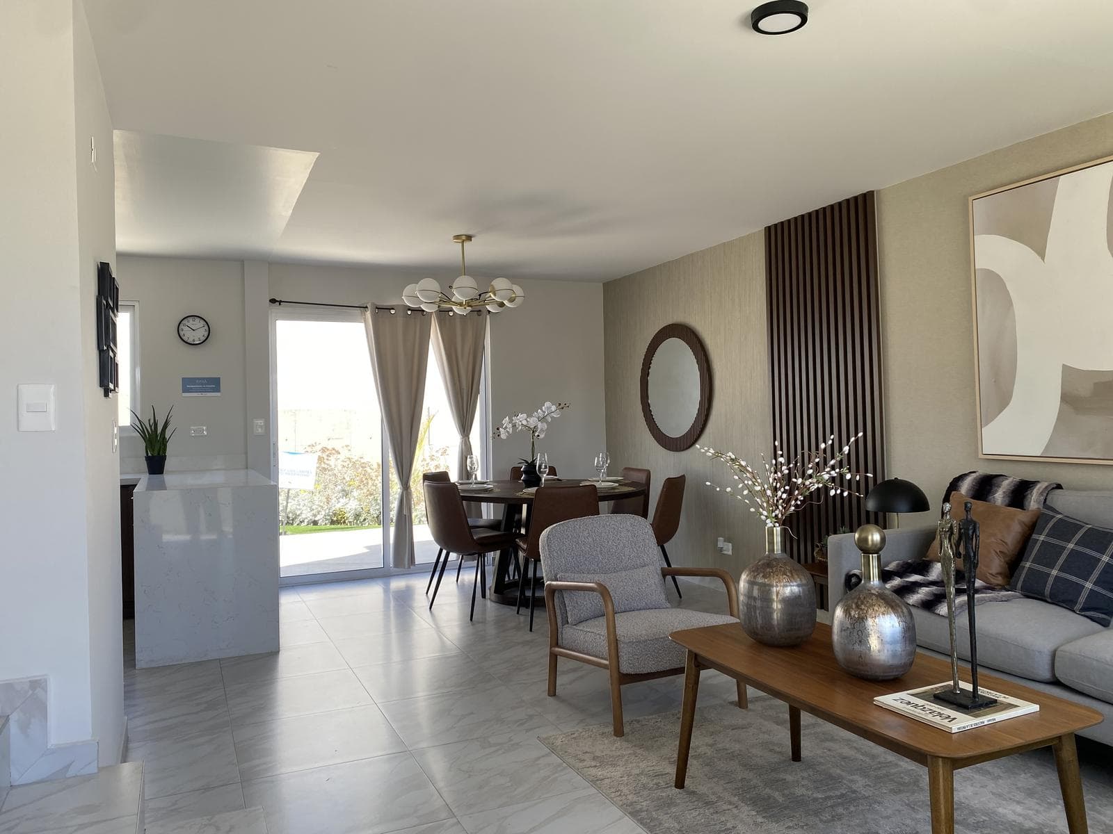 HOUSE FOR SALE IN TOSAS, ZAIRA MODEL, AT THE ENTRANCE TO SANTA FE, BEHIND PLAZA PAJARITA, 25 MINUTES FROM THE SAN YSIDRO LINE