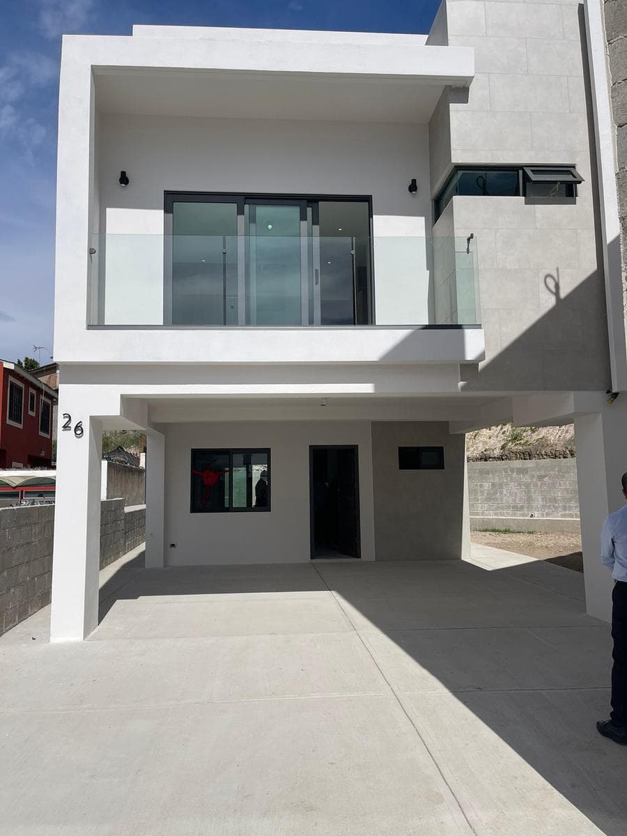 HOMES FOR SALE ON CASA BLANCA BLVD, LOMA DORADA, TIJUANA