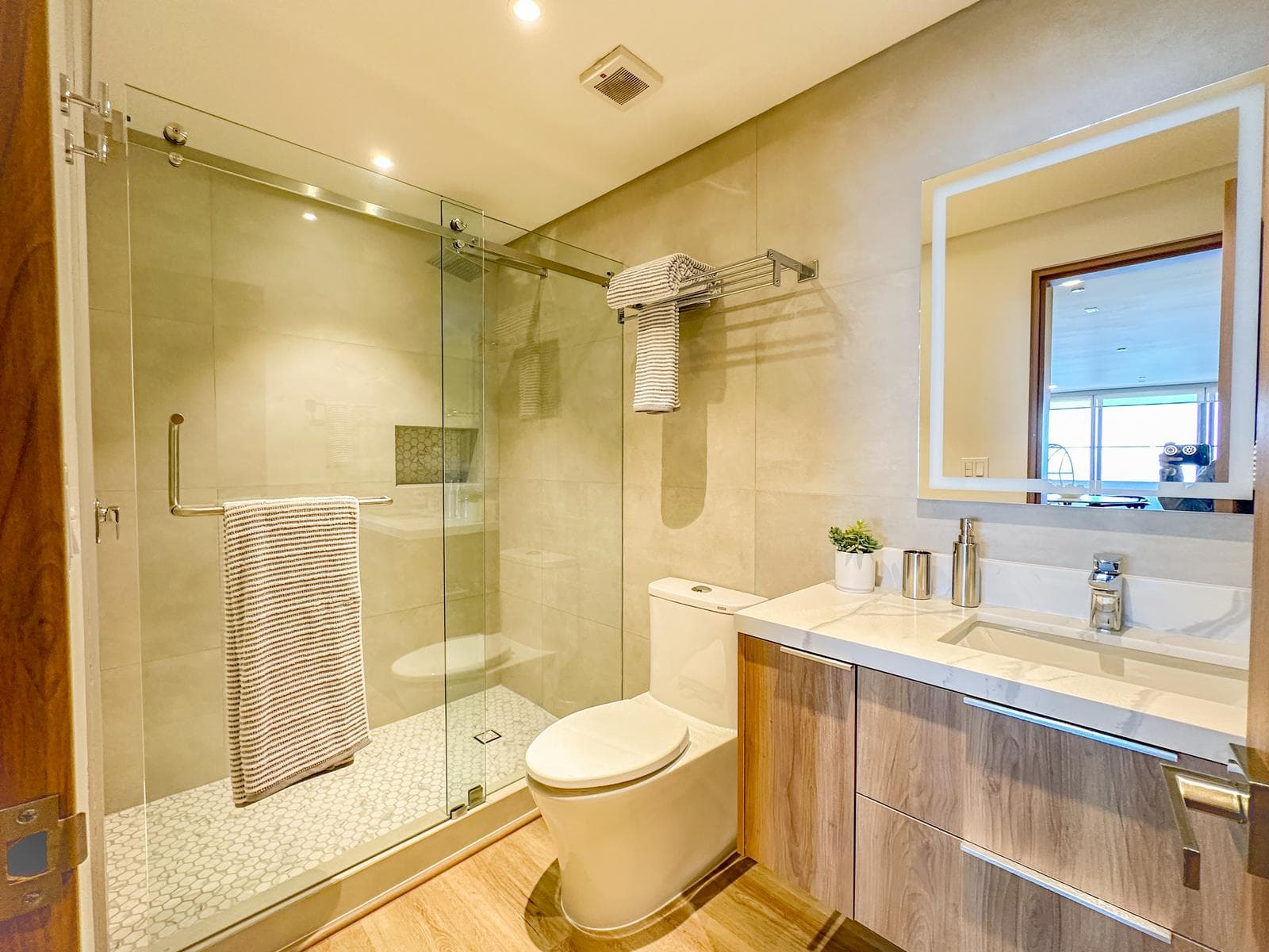 APARTMENTS FOR SALE, MAR DE CALAFIA, ROSARITO BEACHES—Oceanfront, 30 Minutes from the San Ysidro Border Crossing