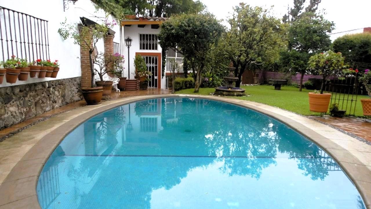 Condominium bungalow for sale in the Delicias neighborhood, just minutes from shopping centers.