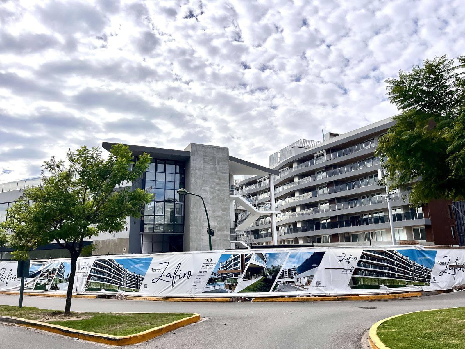 FINANCING: 2-bedroom apartment for sale with terrace and assigned parking space - Nordelta Centro, Zafiro