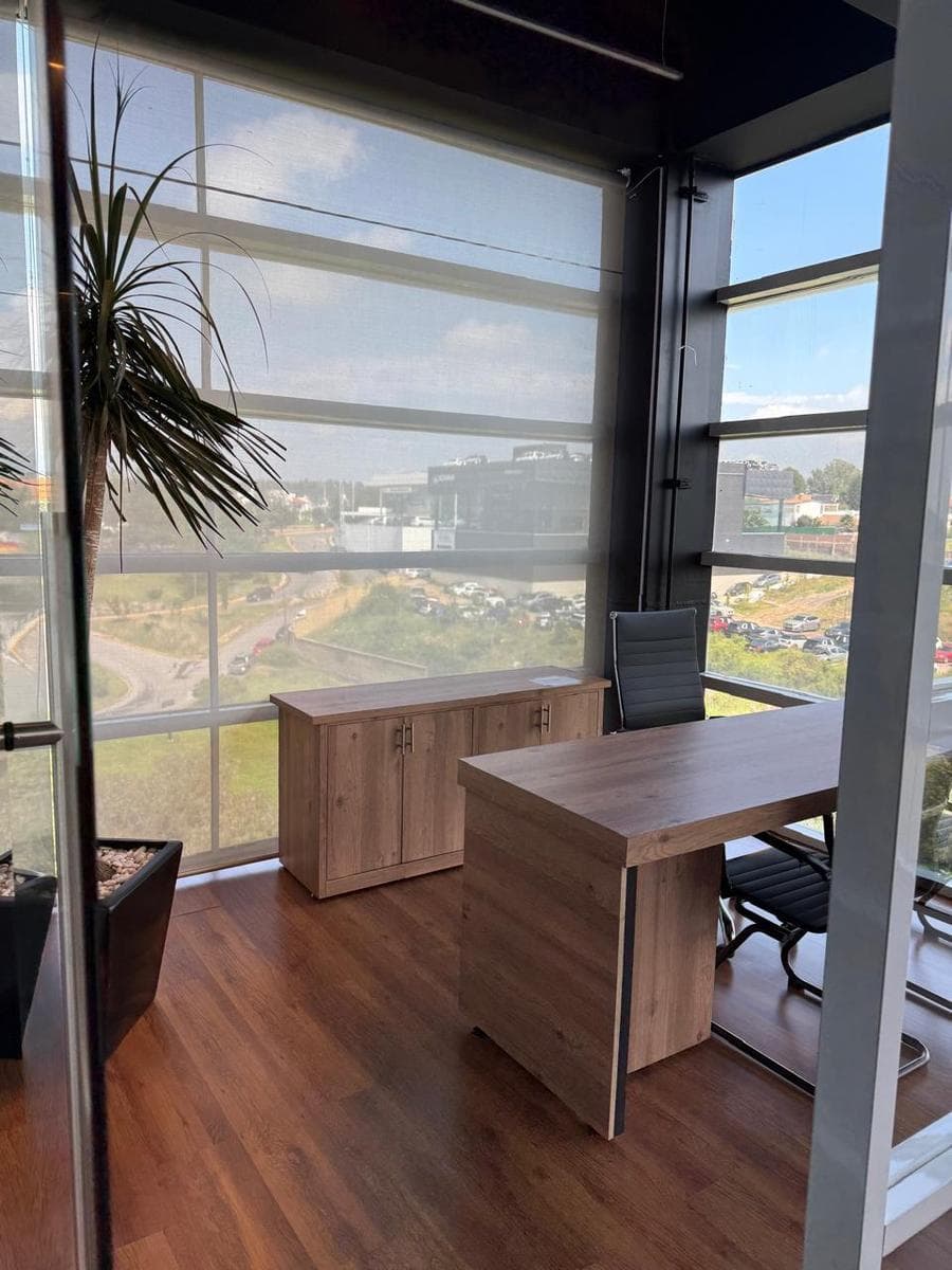 OFFICE FOR RENT in the Esmeralda neighborhood, Atizapán, State of Mexico.