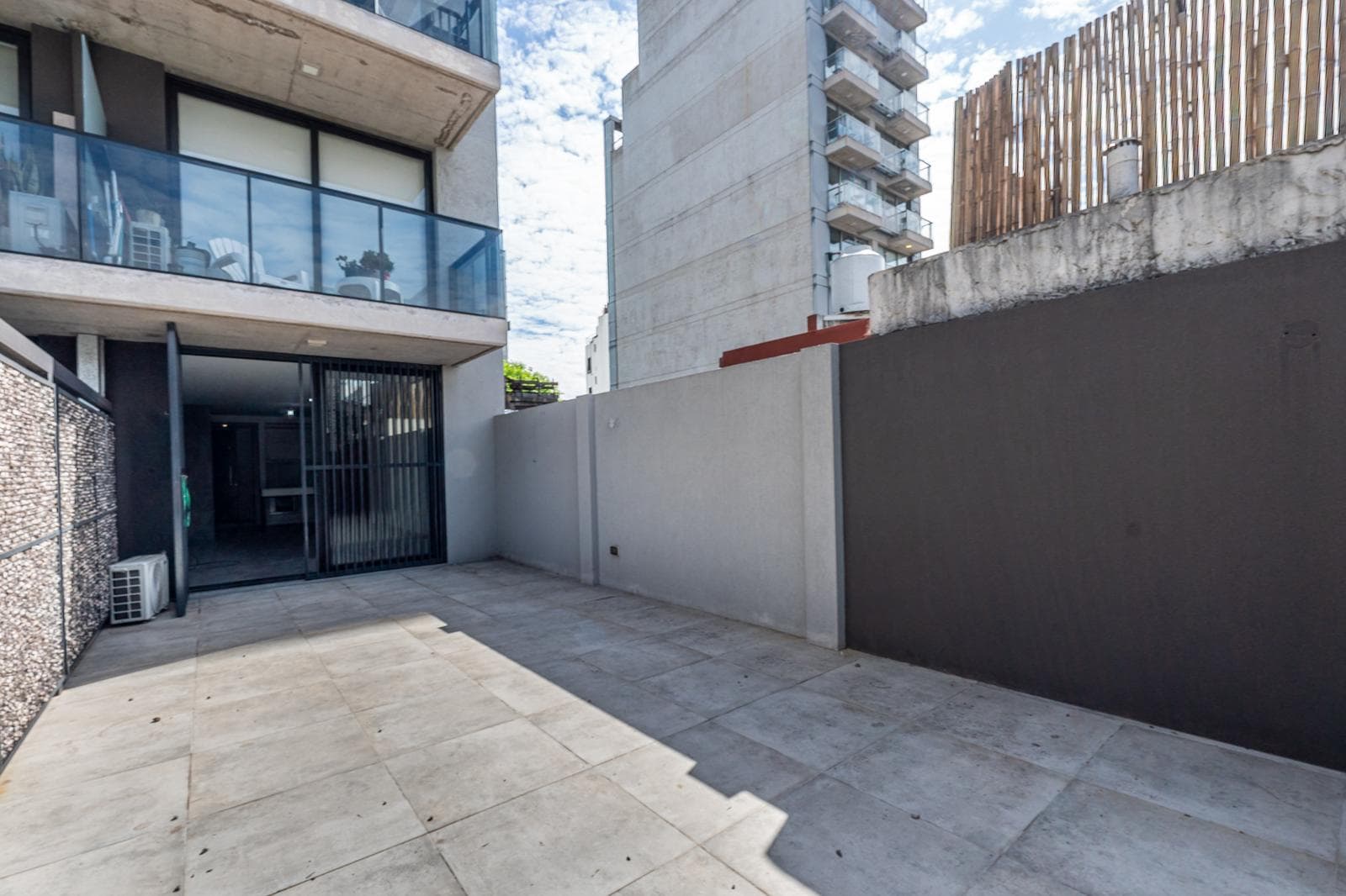 STUDIO APARTMENT FOR SALE WITH TERRACE AND GARAGE IN PALERMO HOLLYWOOD