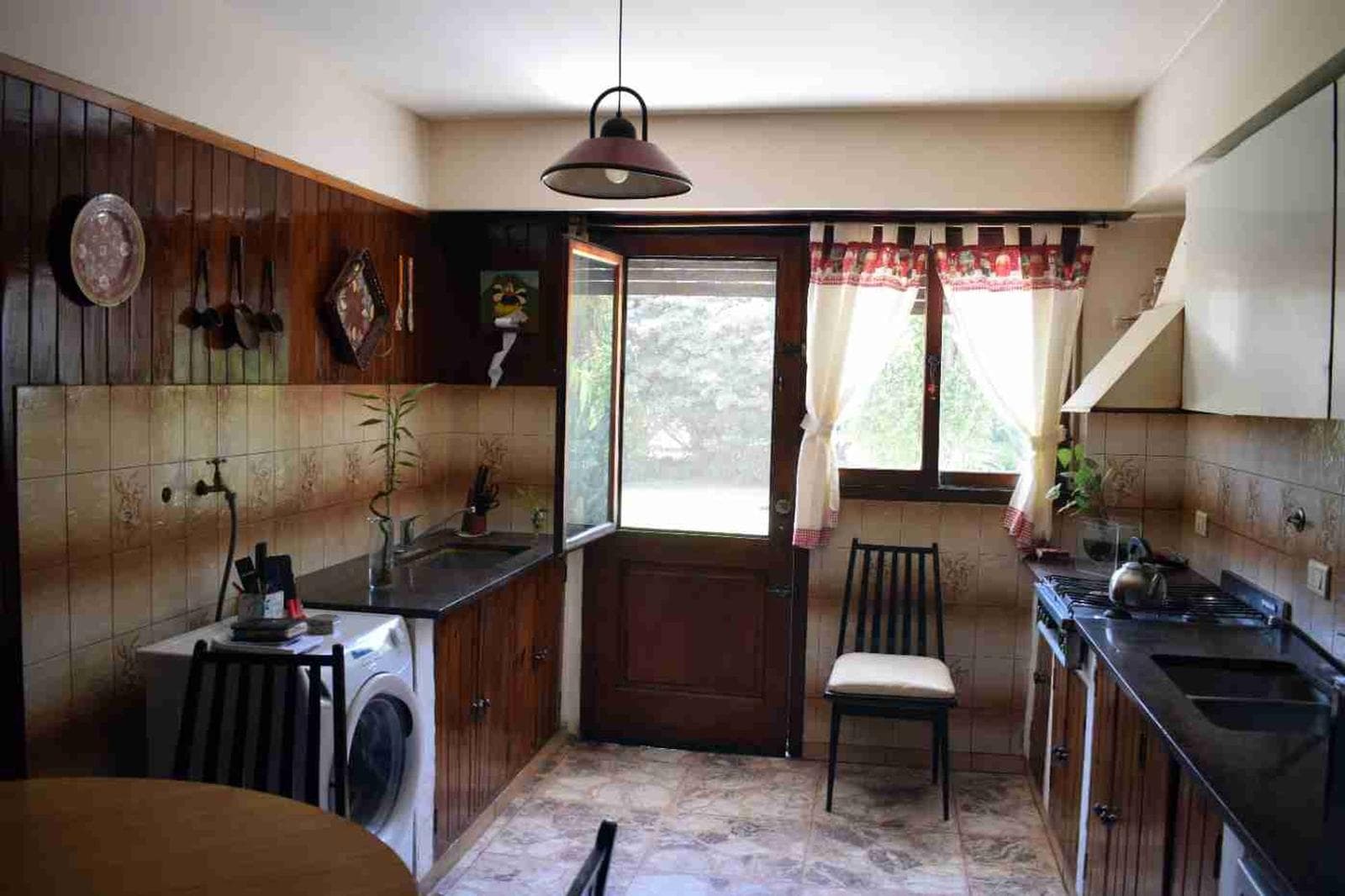 4-Room House for Sale with Garden in Quilmes