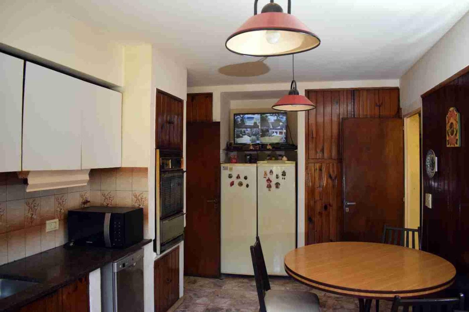 4-Room House for Sale with Garden in Quilmes