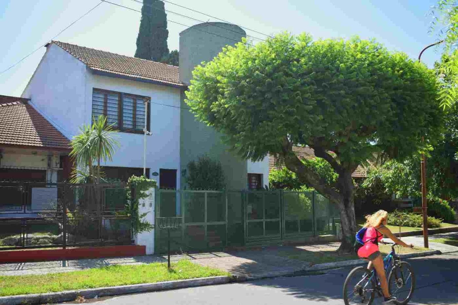 4-Room House for Sale with Garden in Quilmes