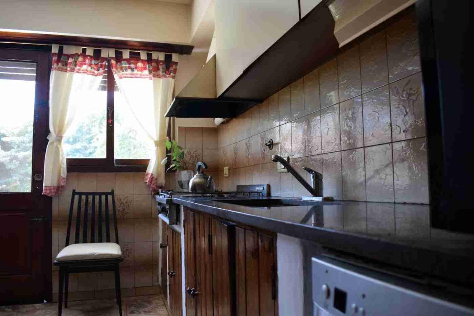 4-Room House for Sale with Garden in Quilmes