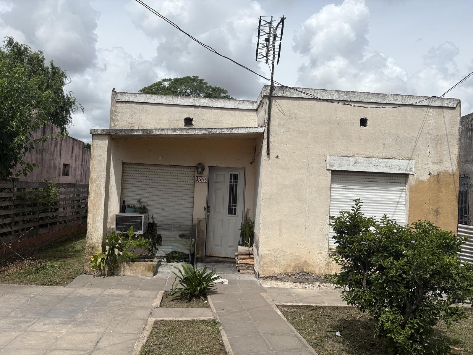 A charming home with great potential is for sale in Empalme Lobos