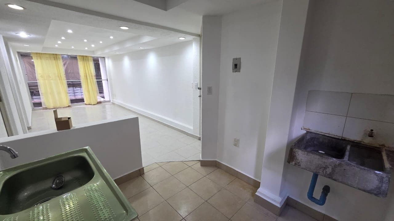 Apartment for Sale on Av. Unión Agrícola, Pantitlán, Iztacalco