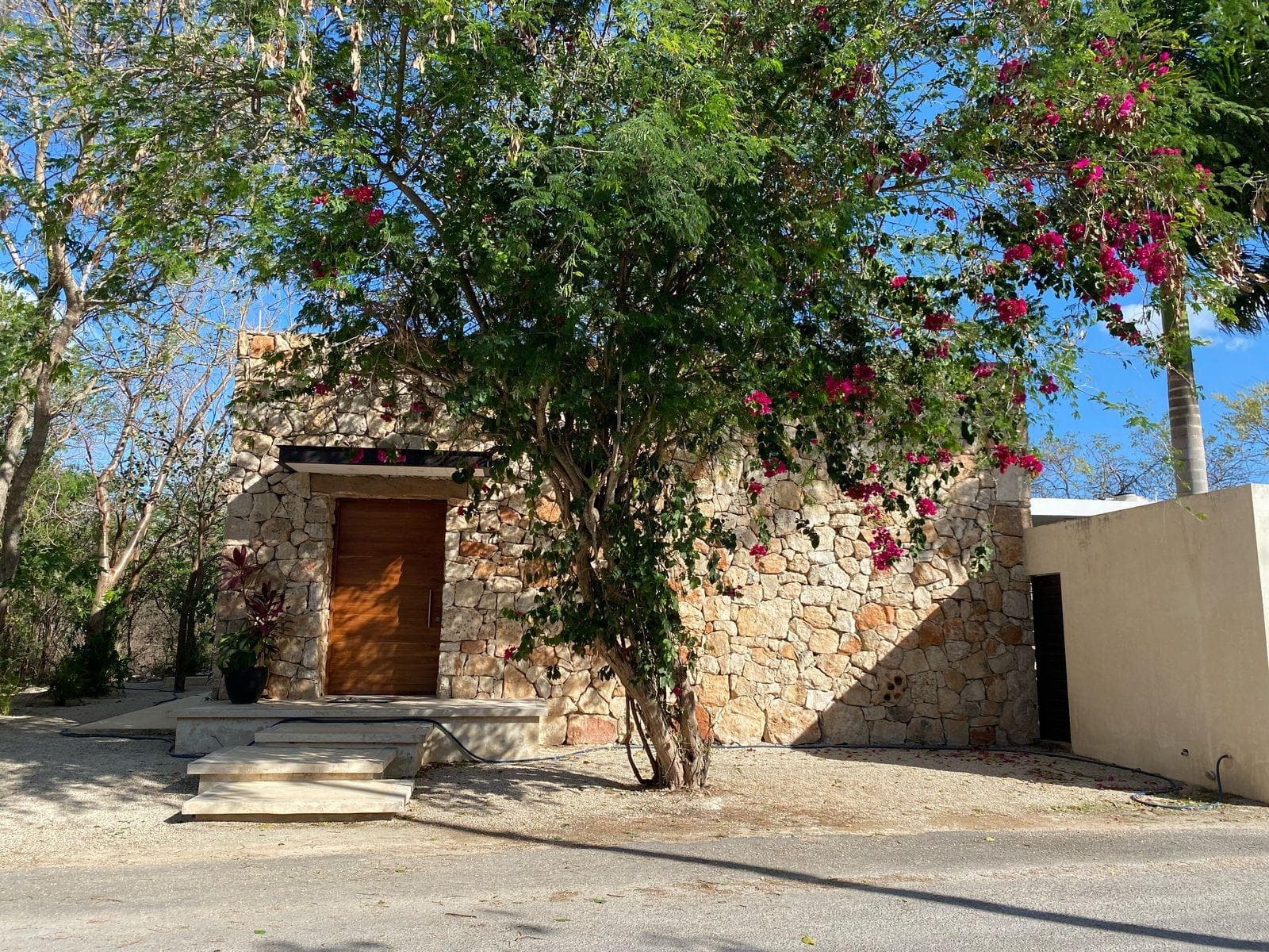 Single-Story House for Sale in Dzibichaltún in the La Ceiba Area of Mérida, Yucatán