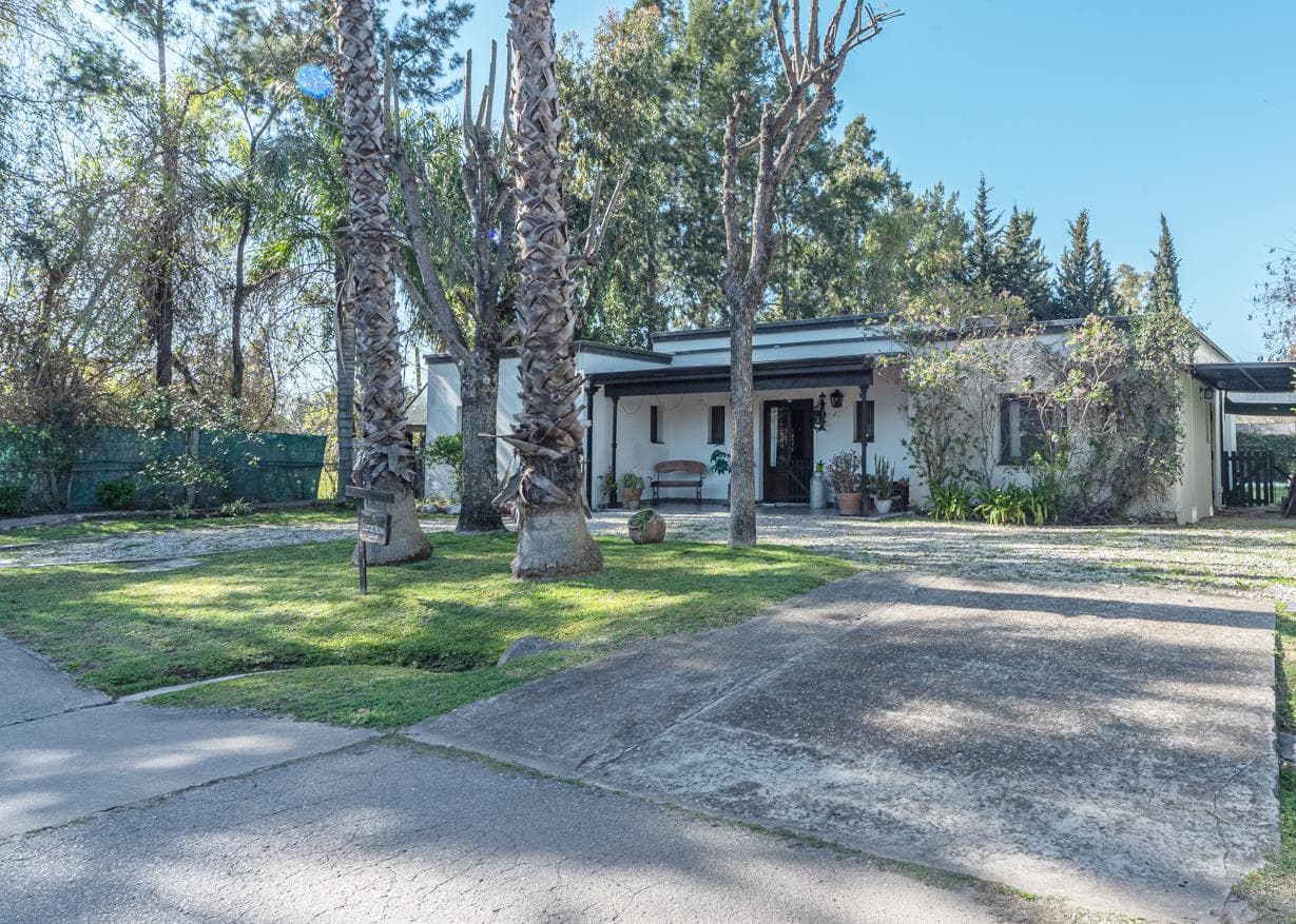 5-Room House for Sale in Pilar, El Molino Neighborhood