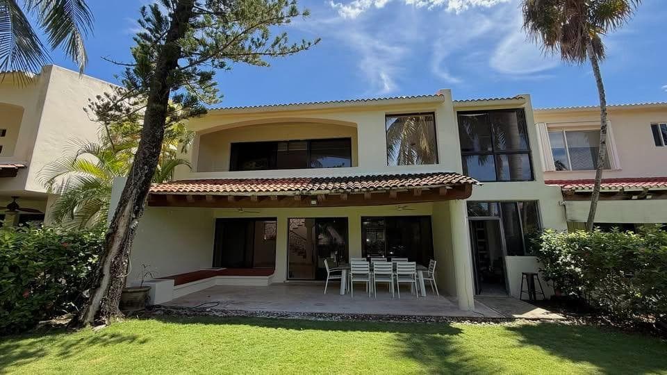 ISLA DORADA House