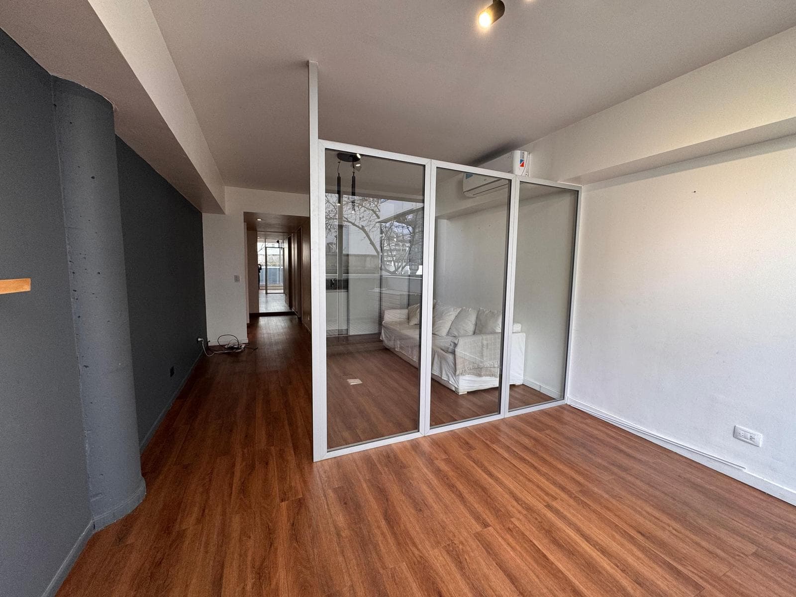 1-room office for rent, partitioned, in Belgrano, with 24-hour security, at the corner of Olazabal and Libertador