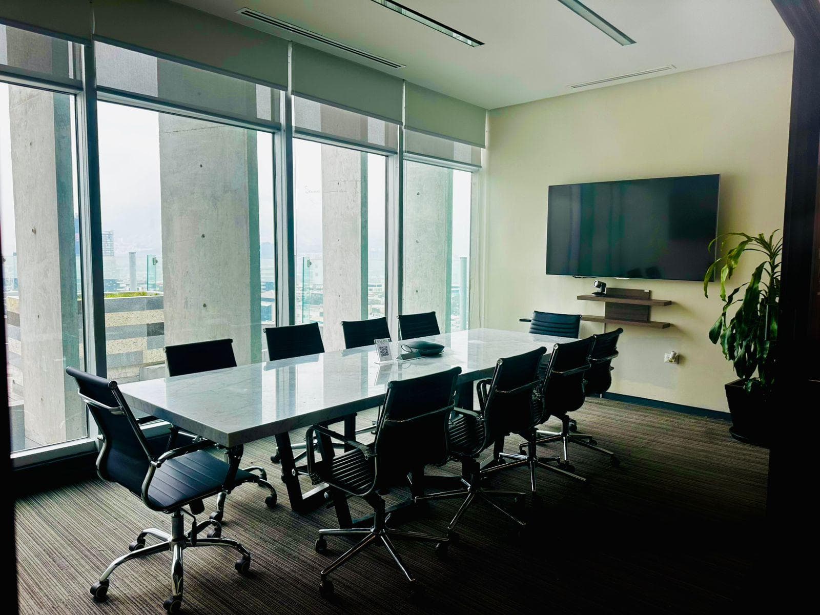 ALL-INCLUSIVE OFFICE FOR RENT