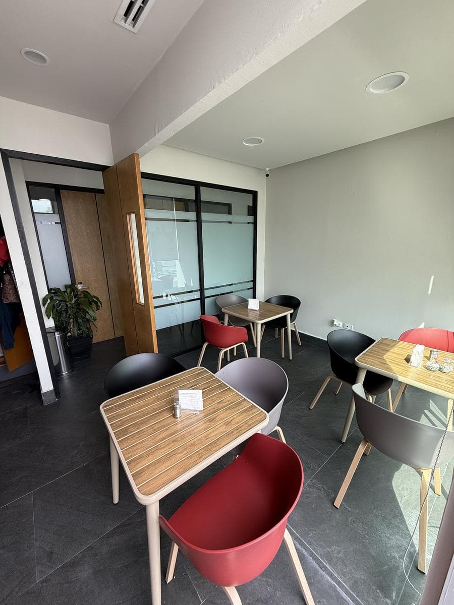 FULLY EQUIPPED AND FURNISHED OFFICE