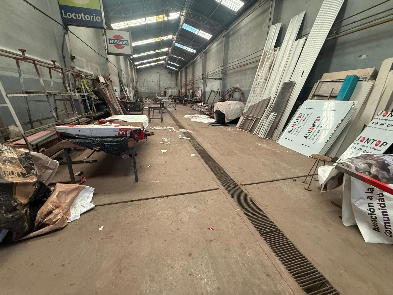 WAREHOUSE FOR SALE IN WEST QUILMES. 8.66 X 51.95