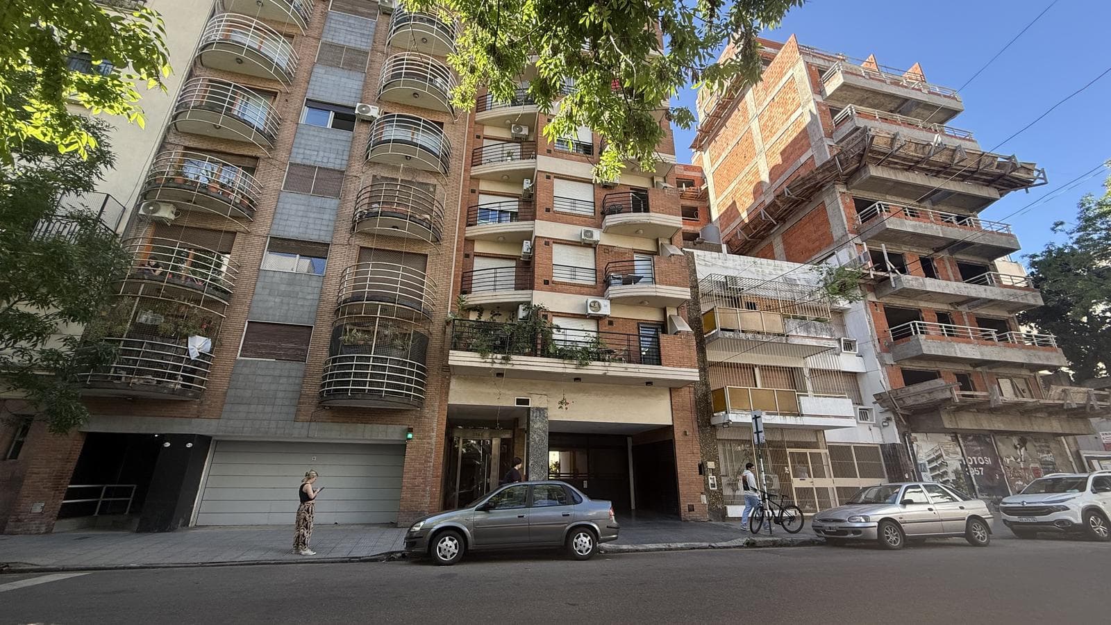 2-Room Apartment for Sale in Almagro with a Balcony and Grill - Qualifies for a Mortgage