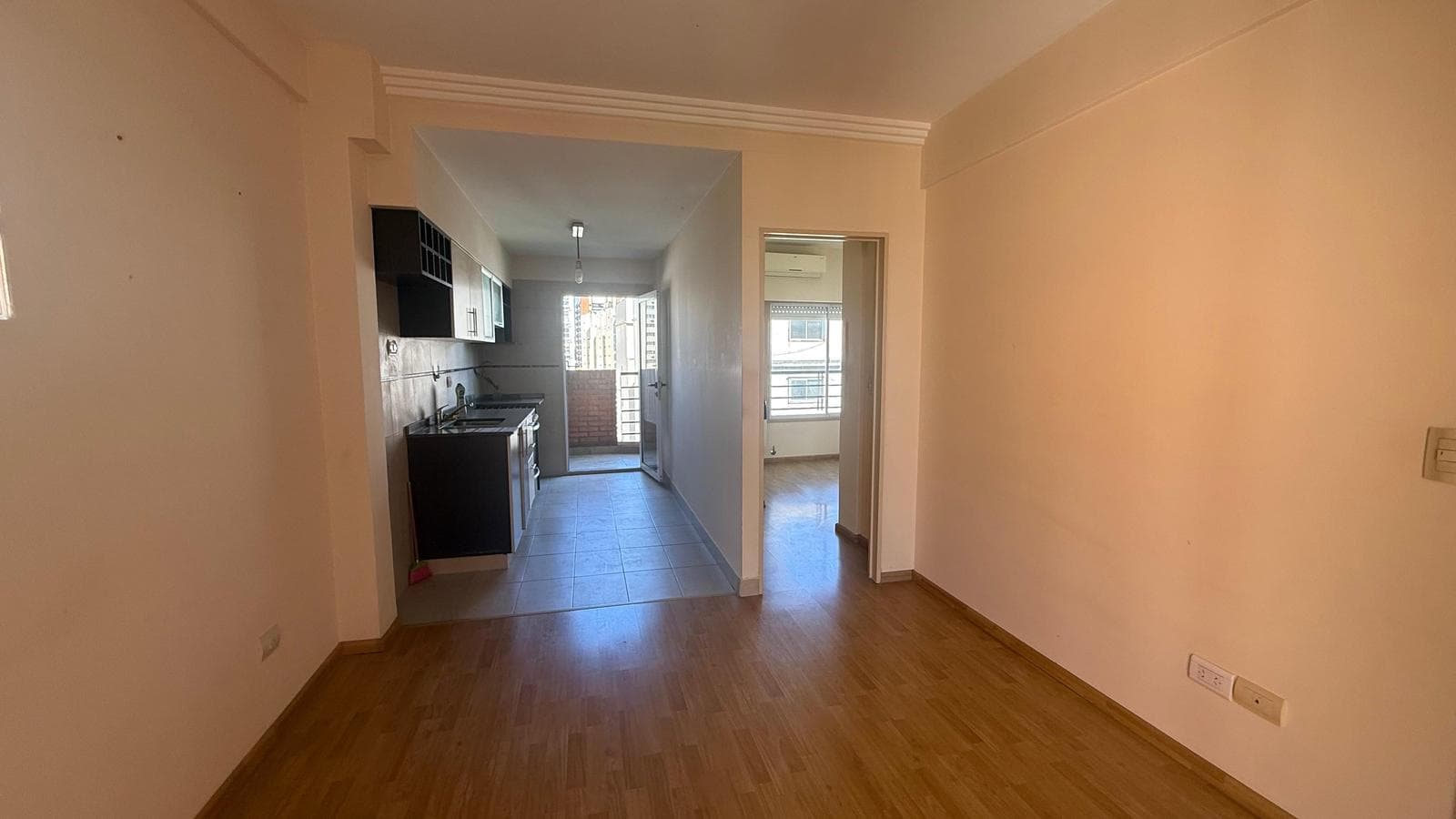 2-Room Apartment for Sale in Almagro with a Balcony and Grill - Qualifies for a Mortgage