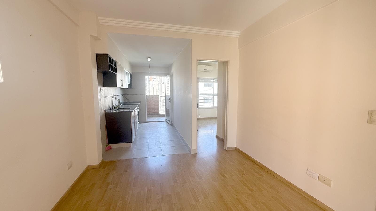 2-Room Apartment for Sale in Almagro with a Balcony and Grill - Qualifies for a Mortgage