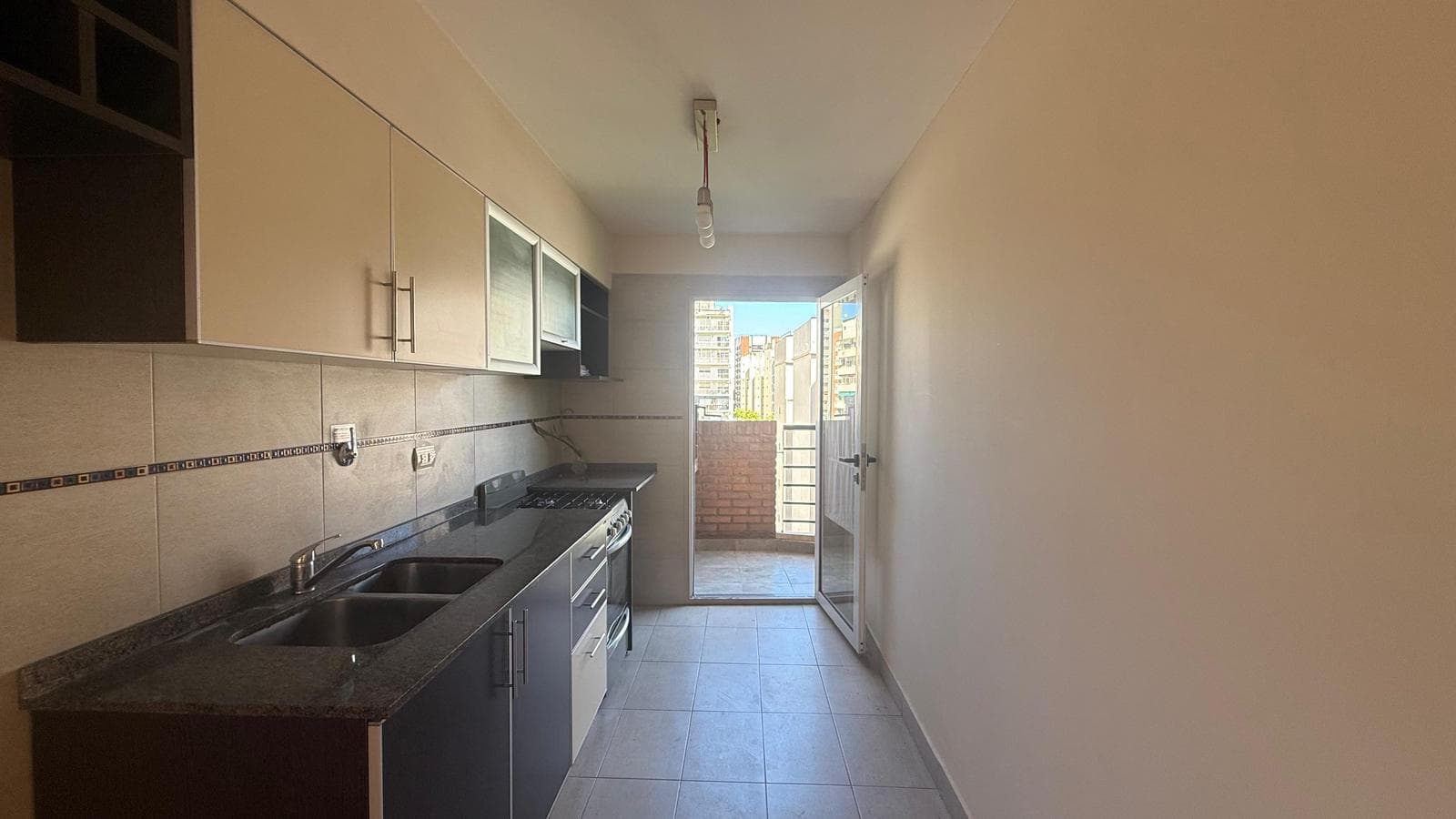 2-Room Apartment for Sale in Almagro with a Balcony and Grill - Qualifies for a Mortgage