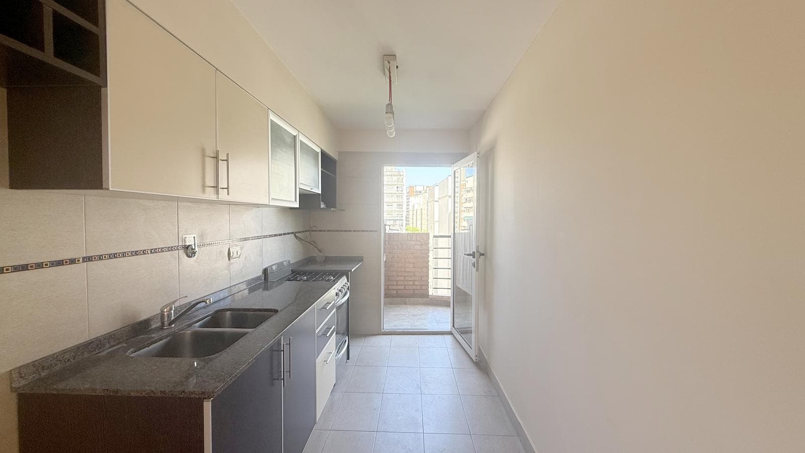 2-Room Apartment for Sale in Almagro with a Balcony and Grill - Qualifies for a Mortgage