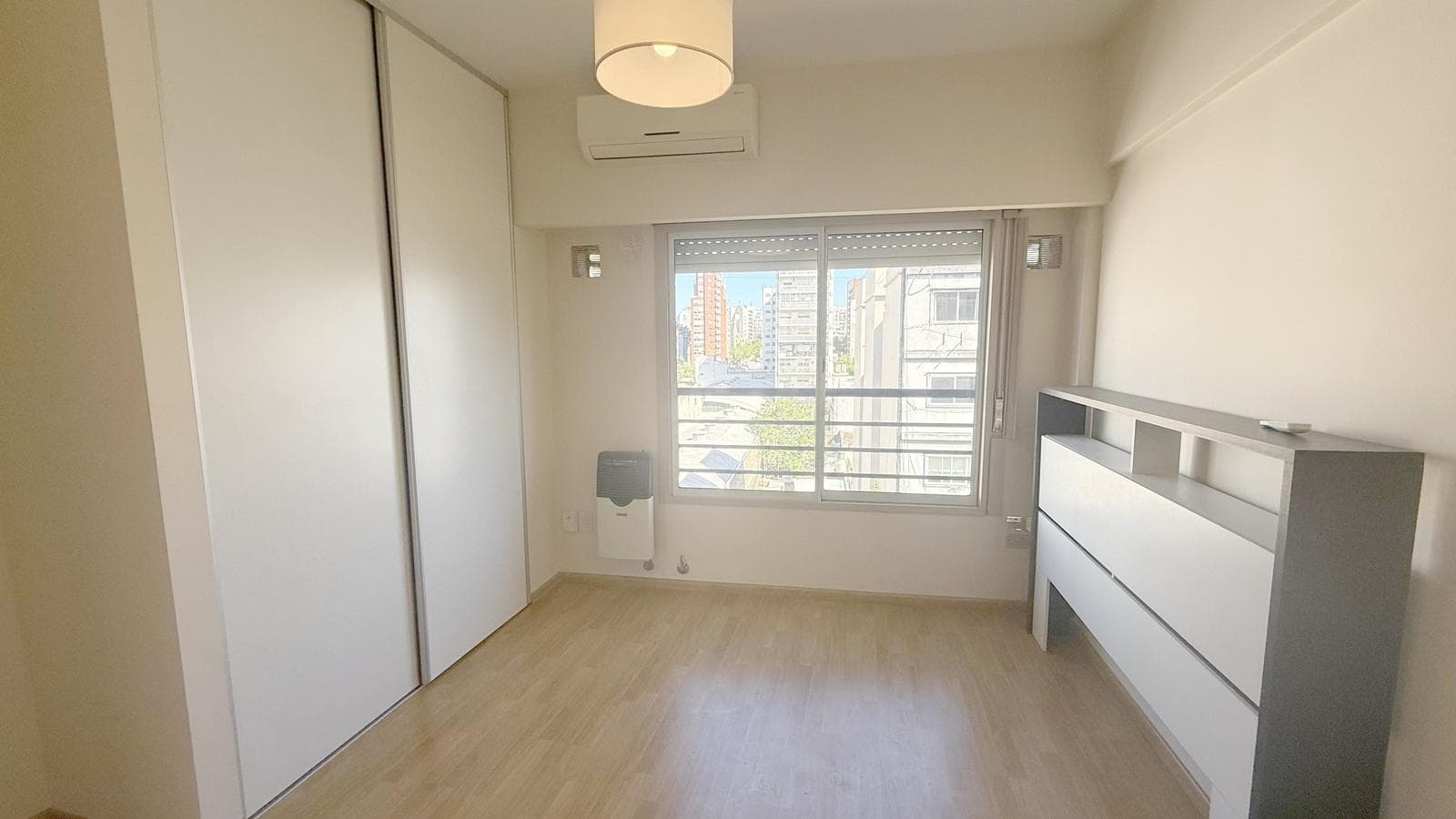 2-Room Apartment for Sale in Almagro with a Balcony and Grill - Qualifies for a Mortgage