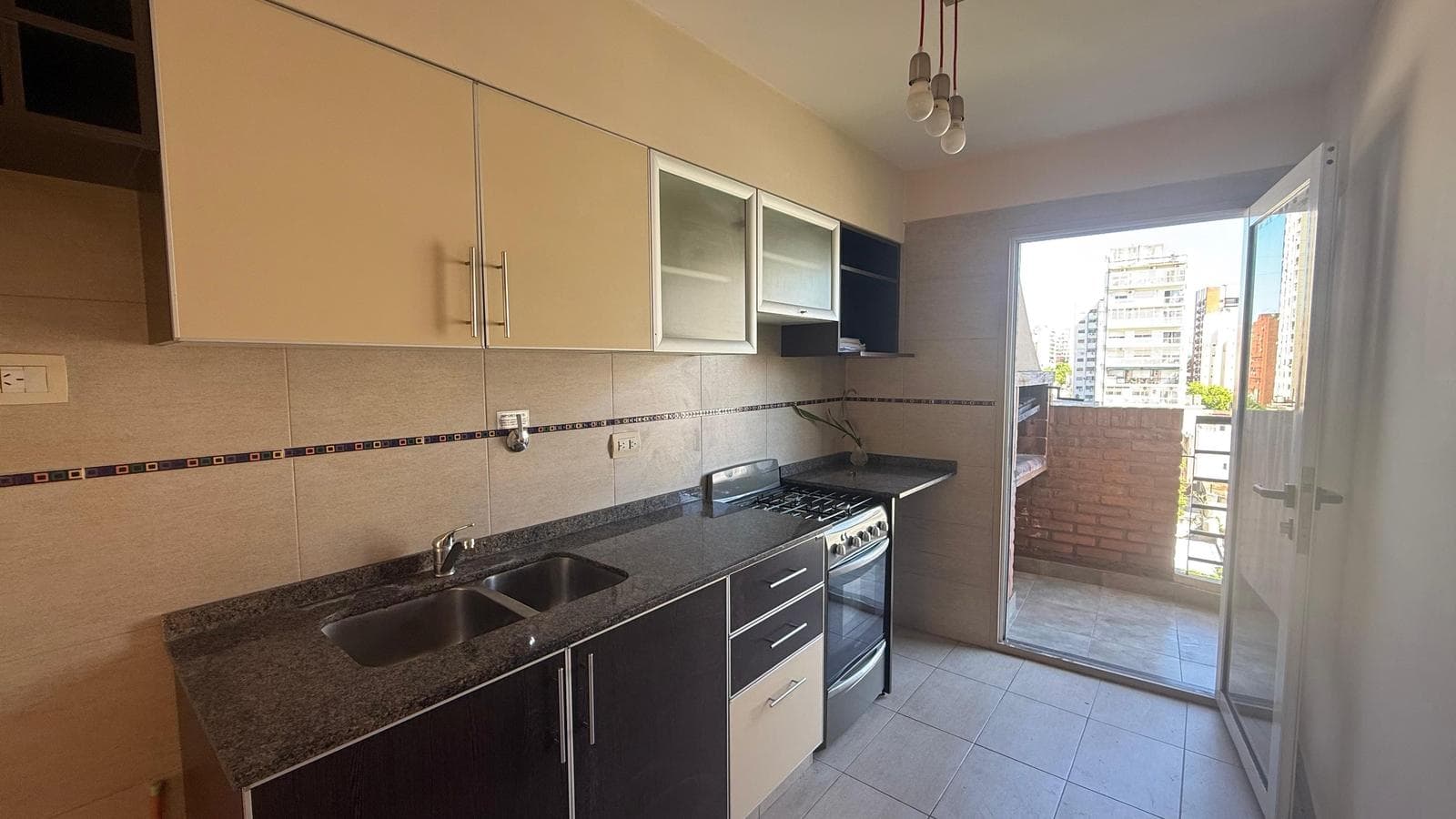 2-Room Apartment for Sale in Almagro with a Balcony and Grill - Qualifies for a Mortgage