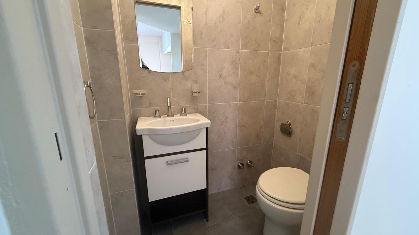 2-Room Apartment for Sale in Almagro with a Balcony and Grill - Qualifies for a Mortgage