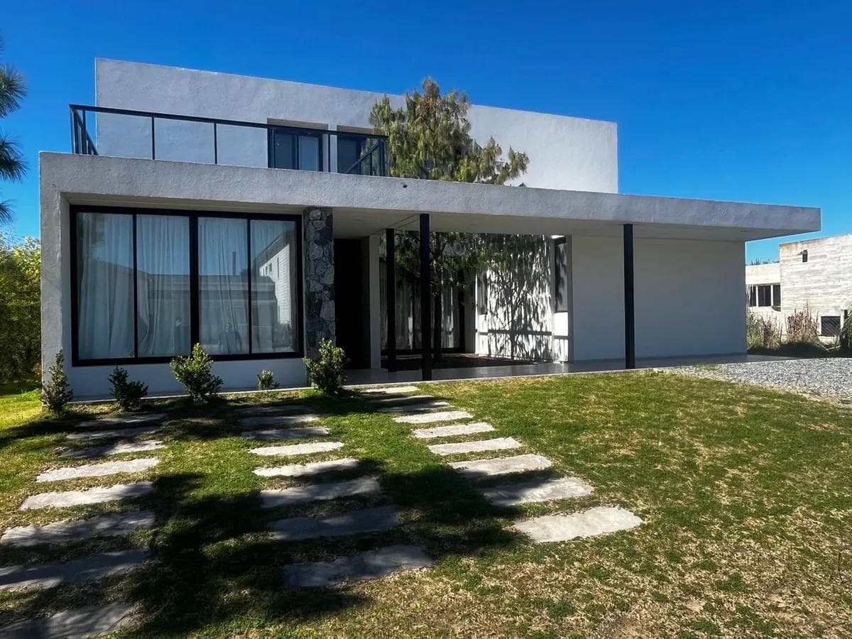 6-room house for sale with a view of the lagoon - Barrio Ecuestre - Costa Esmeralda