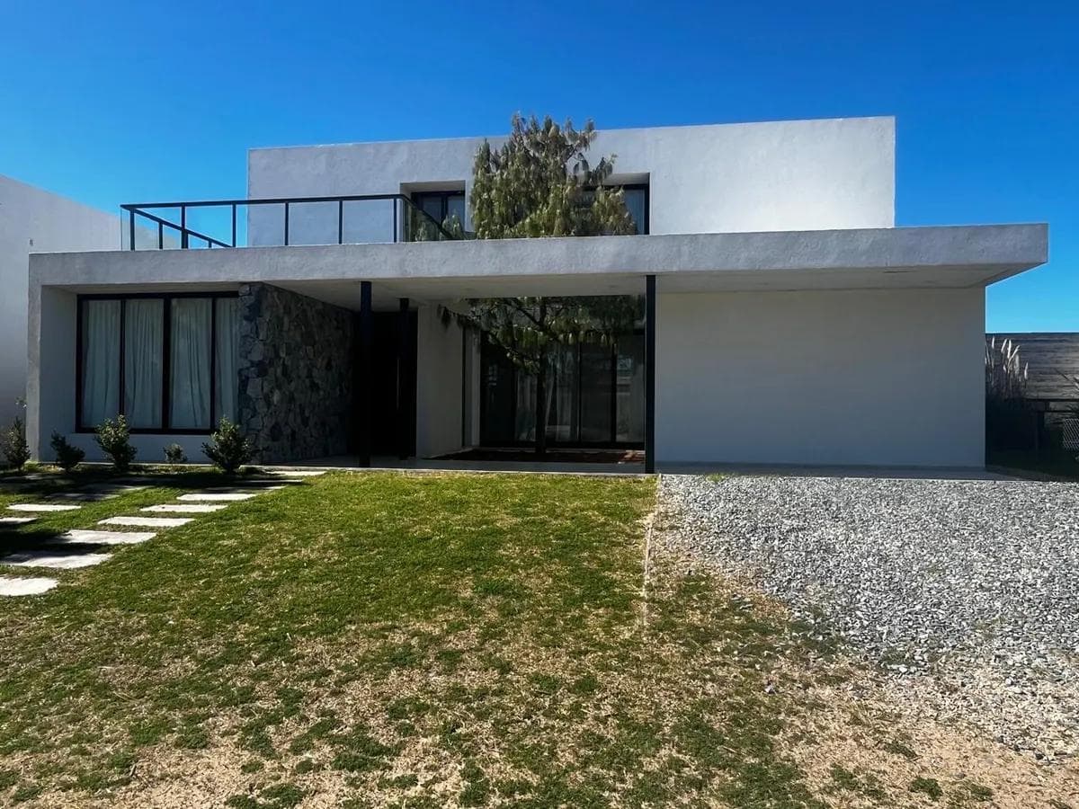6-room house for sale with a view of the lagoon - Barrio Ecuestre - Costa Esmeralda