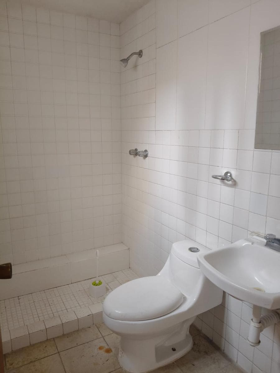 HOUSE FOR SALE IN LOMAS 4TA