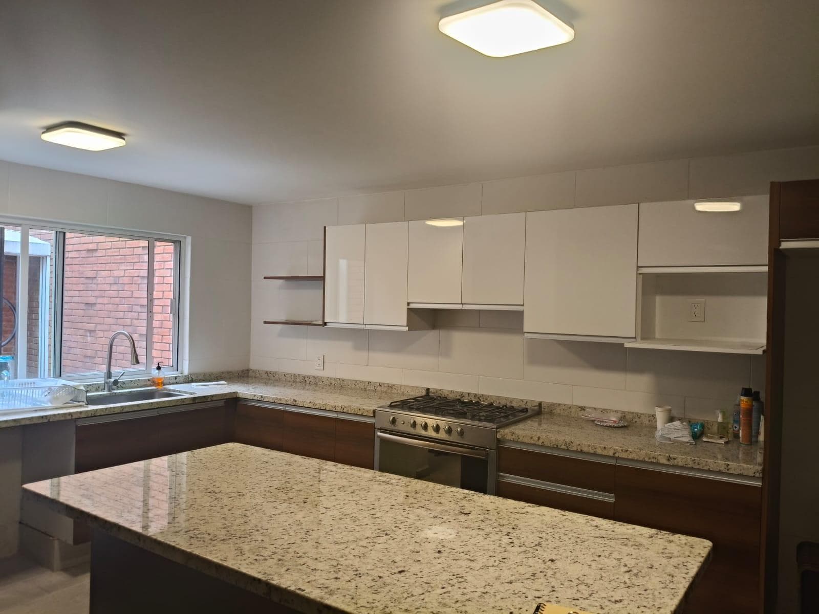 HOUSE FOR SALE IN LOMAS 4TA