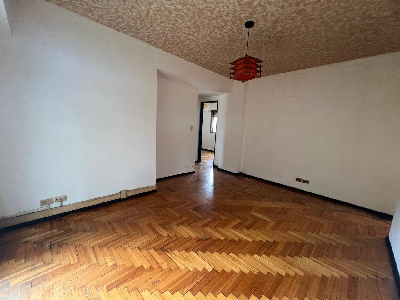 For Sale, Apartment, 3 Rooms, Balcony, Street-Facing, Laundry Room, Accessible, San Telmo