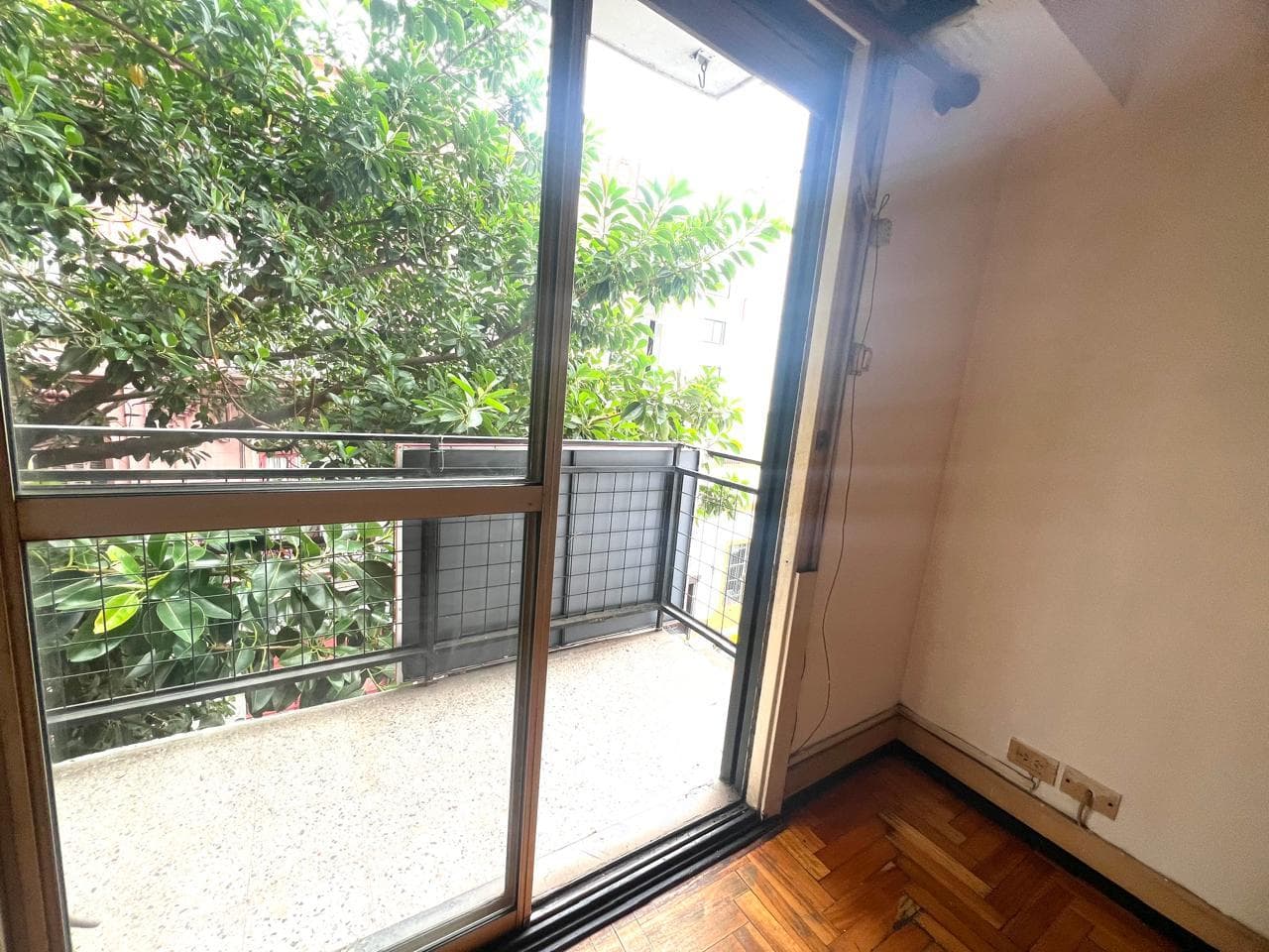 For Sale, Apartment, 3 Rooms, Balcony, Street-Facing, Laundry Room, Accessible, San Telmo