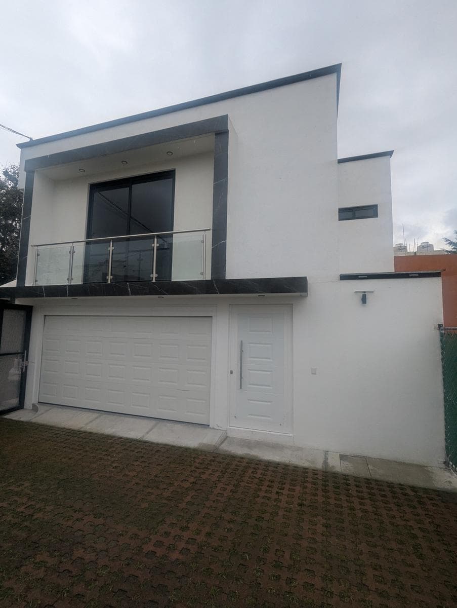 House for Sale in Zinacantepec, State of Mexico