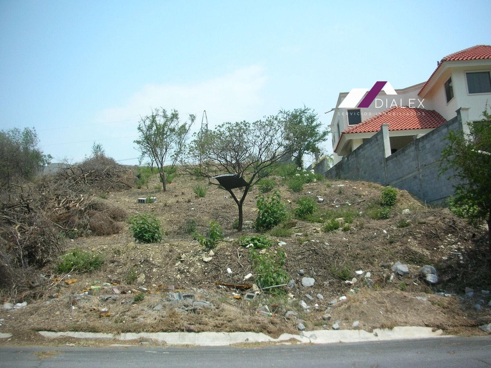 FOR SALE: 1,214 m² lot in the HACIENDA LOS ENCINOS Subdivision in Monterrey, on the National Highway, South Zone