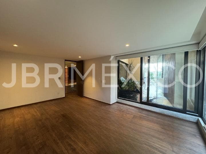 Garden apartment for sale in Bosques de las Lomas