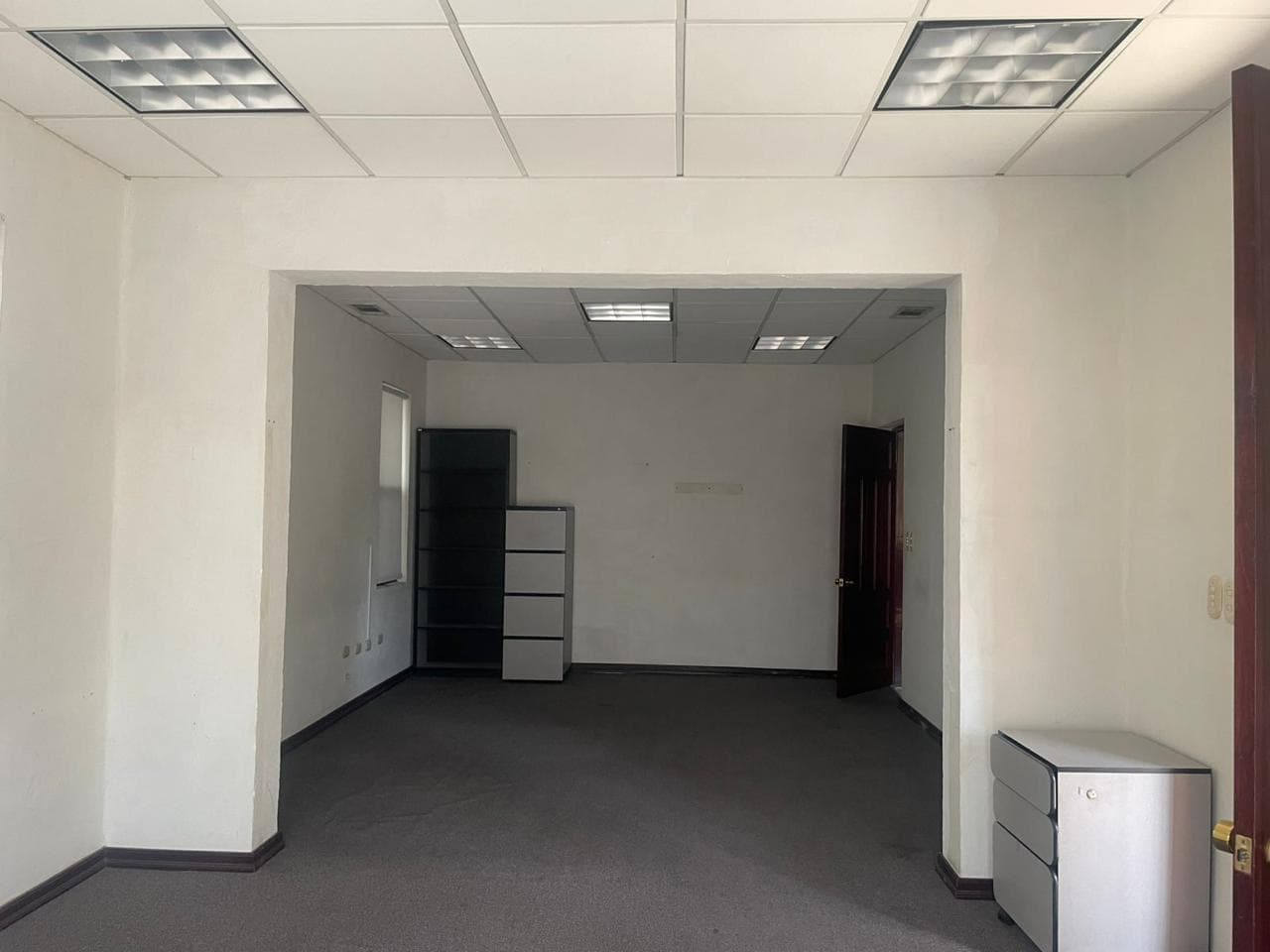 OFFICE FOR RENT ON AV HIDALGO OBISPADO