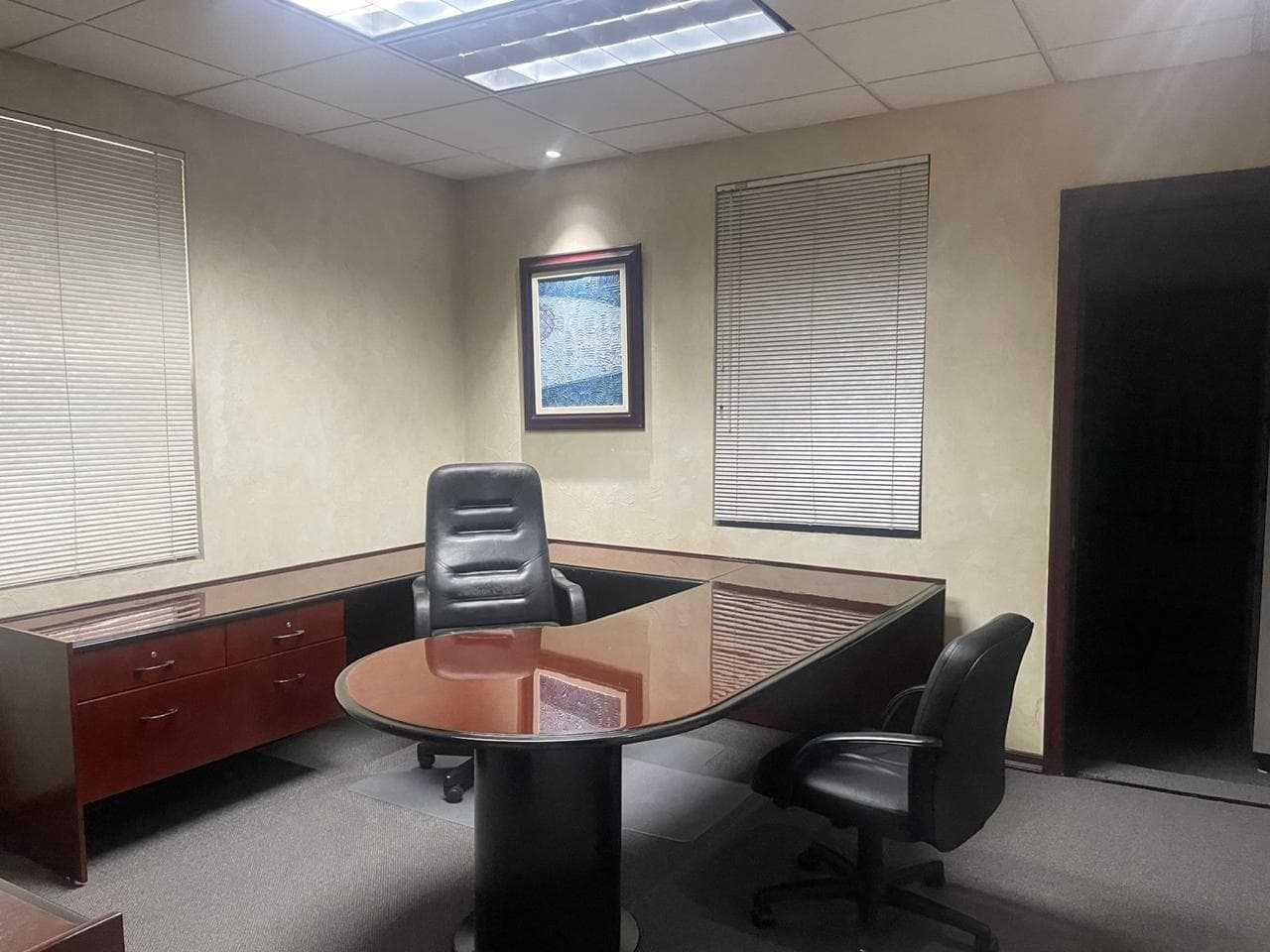 OFFICE FOR RENT ON AV HIDALGO OBISPADO