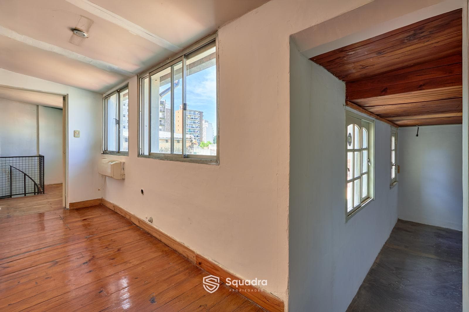 FOR SALE | TRADE - 2-bedroom house with a hallway. Commercial space in front - Echesortu, Rosario. QUALIFIES FOR A LOAN.