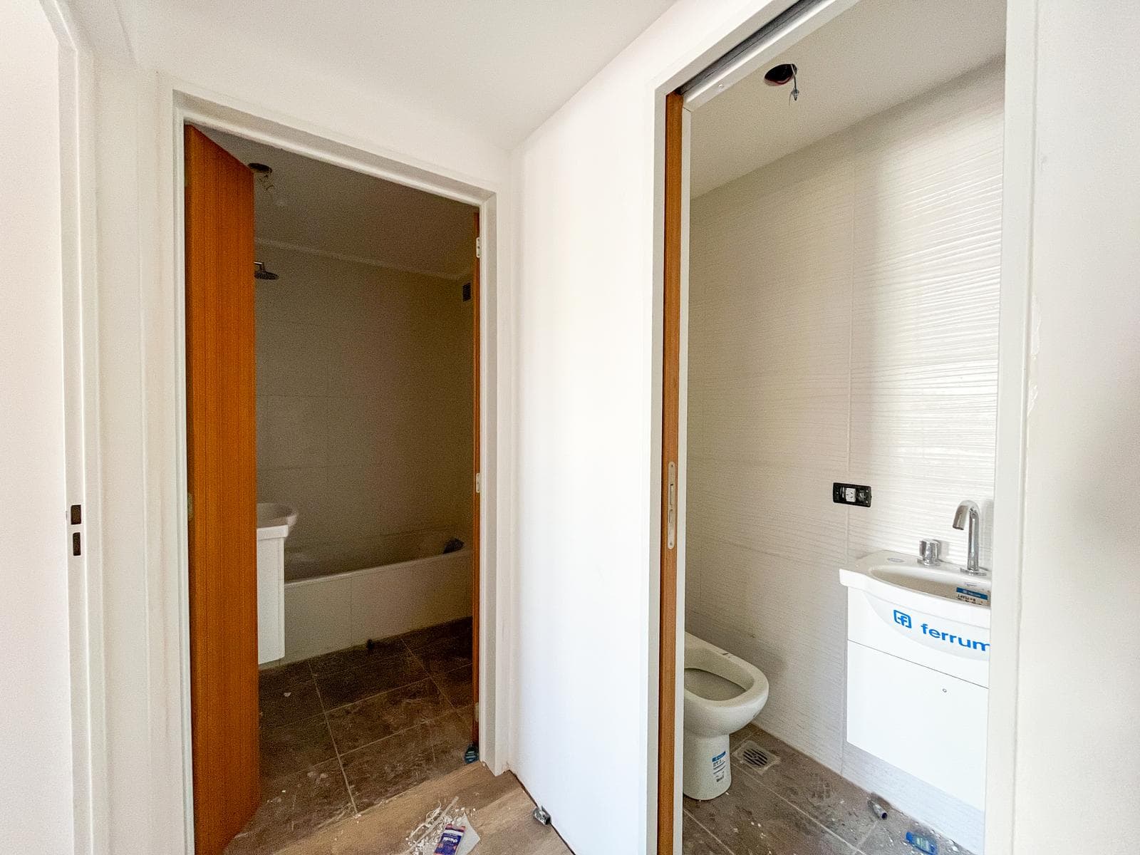 Brand-New 3-Room Apartment for Sale in Almagro with a Balcony and Patio