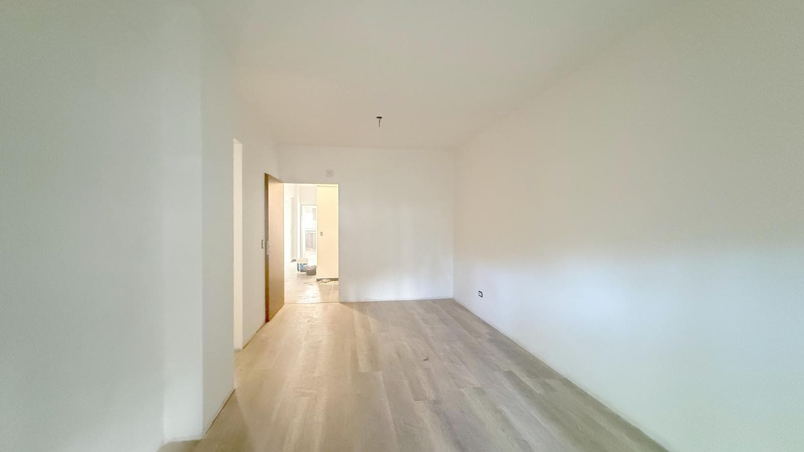 Brand-New 3-Room Apartment for Sale in Almagro with a Balcony and Patio