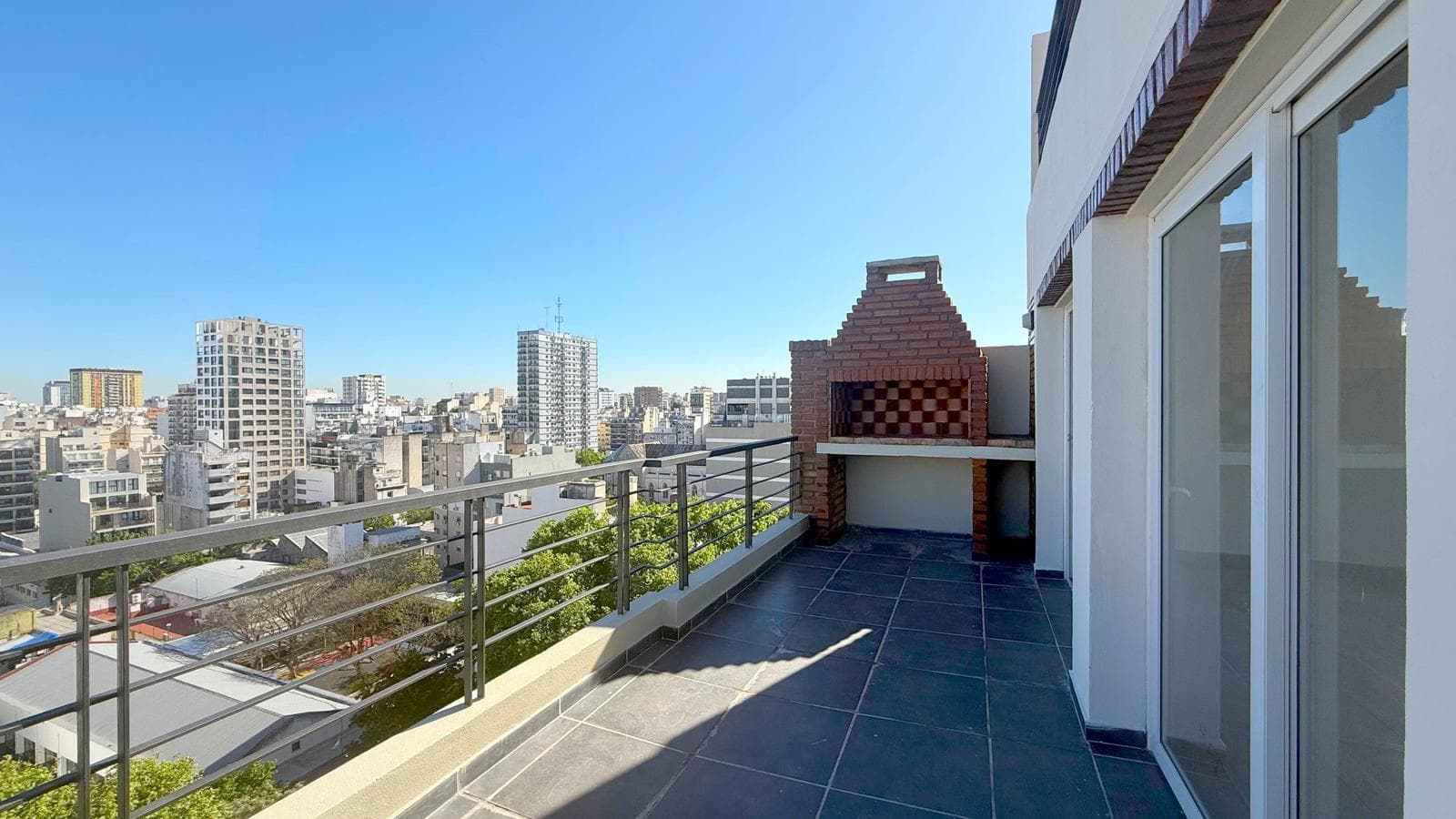 Brand-New 3-Room Apartment for Sale in Almagro with a Balcony and Patio